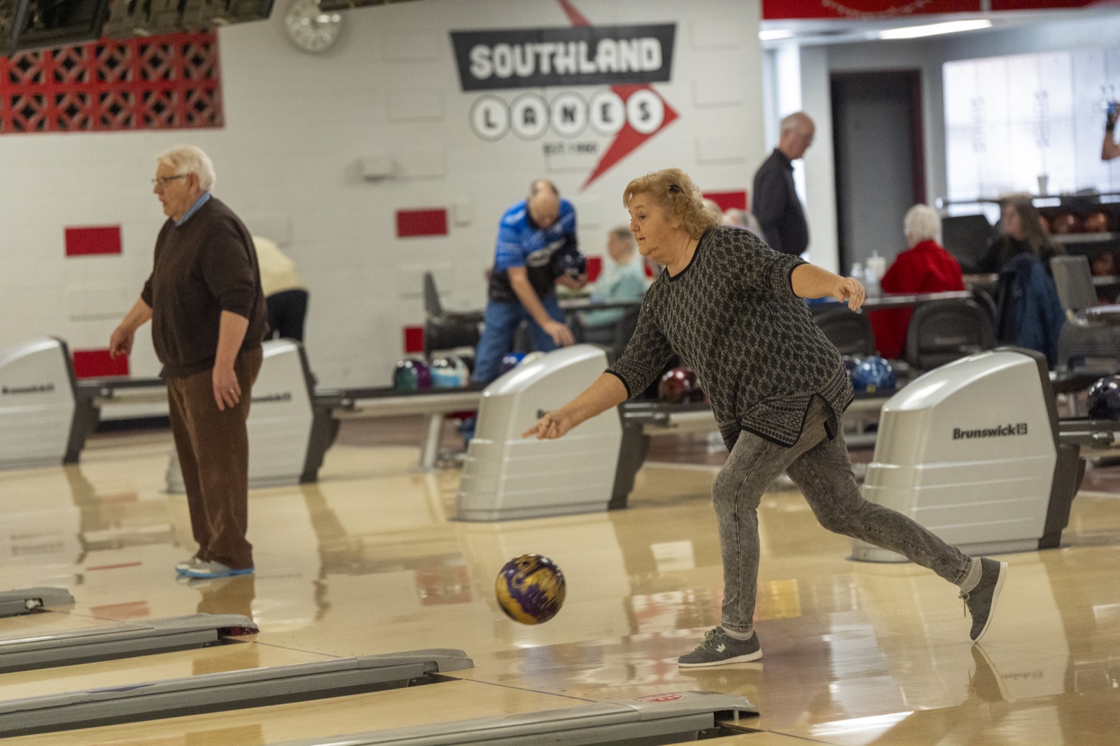 Bowlers enjoying Southland's traditional lanes