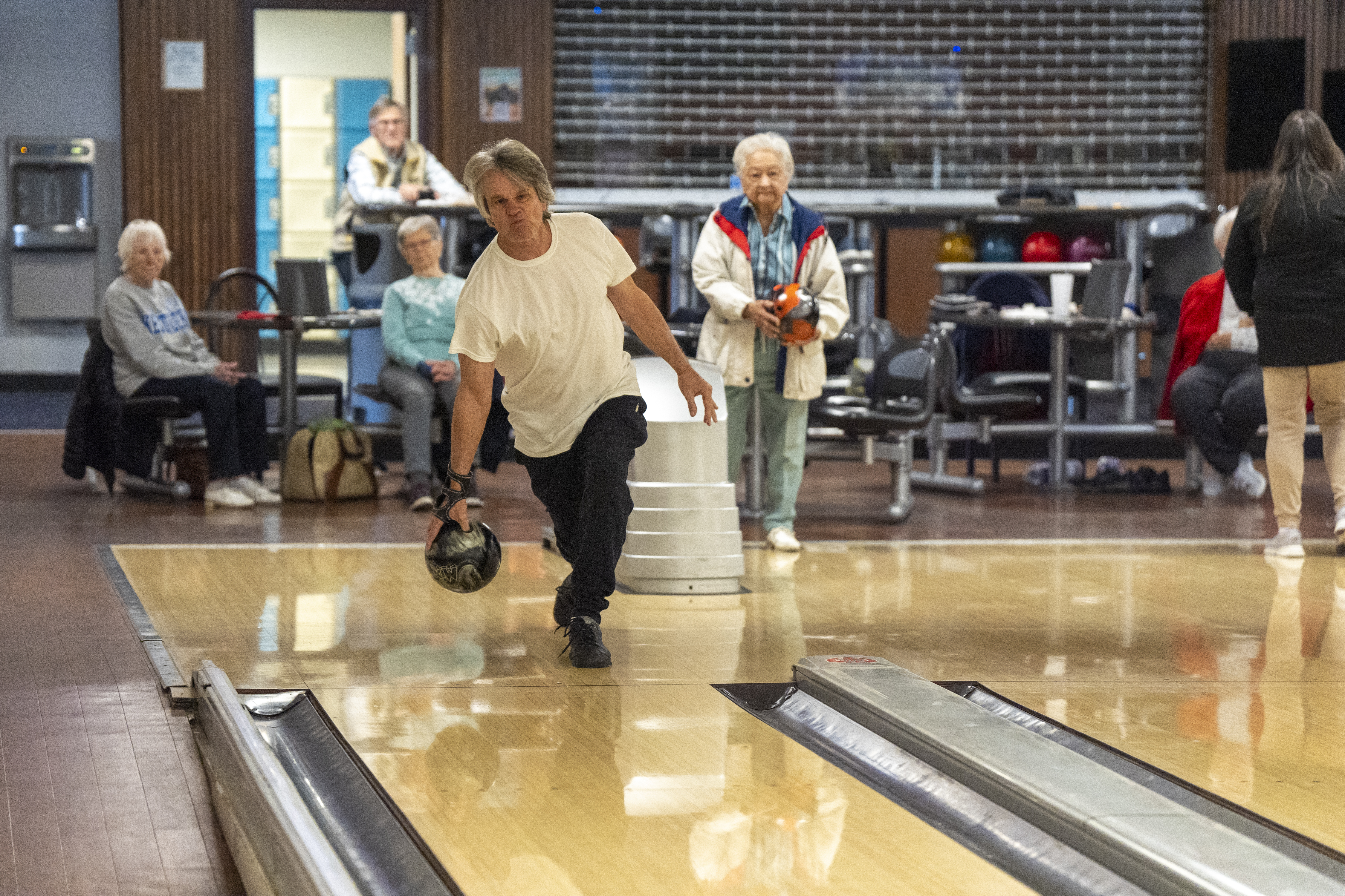 A busy traditional league session with multiple bowlers at Southland Lanes